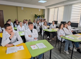 (Română) Dileme morale și alegeri etice: CAPC a finalizat atelierele „Busola morală”