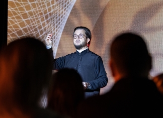 (Română) Discursul preotului Maxim Melinti din cadrul evenimentului „Despre Integritate Altfel”