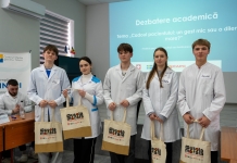 Cadoul pacientului: un gest mic sau o dilemă mare? Studenții colegiilor de medicină, provocați la dezbateri